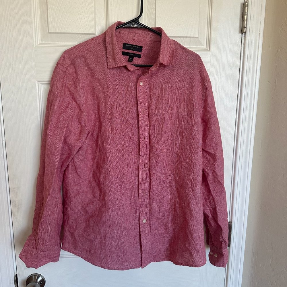Banana Republic Men’s red Linen Button up